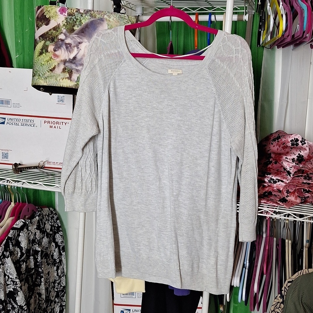 SONOMA SIZE LARGE LIGHT GRAY SWEATER